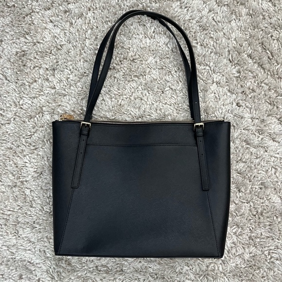 Michael Kors Voyager Saffiano Tote - Picture 3 of 4